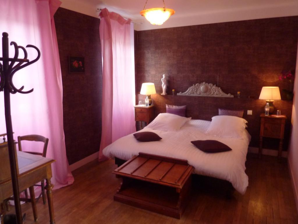 פונטורסון Maison D'Hotes Les Belles De Mai חדר תמונה