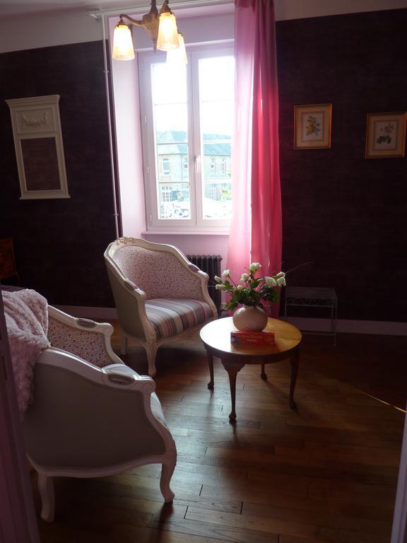 פונטורסון Maison D'Hotes Les Belles De Mai חדר תמונה