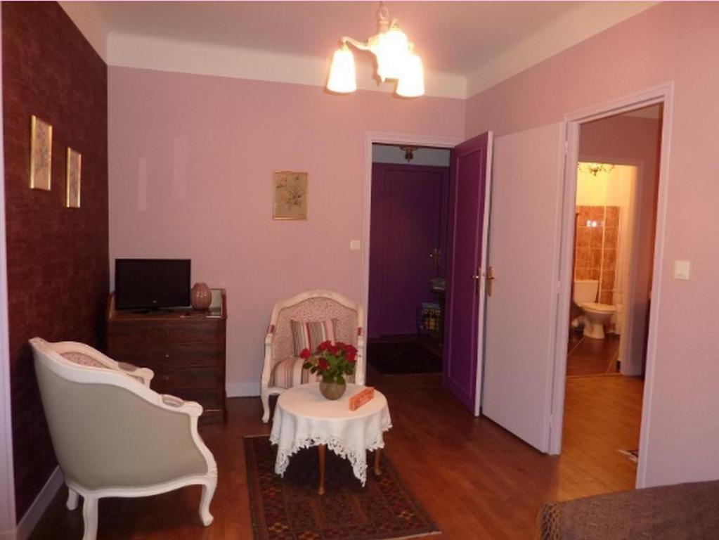 פונטורסון Maison D'Hotes Les Belles De Mai חדר תמונה